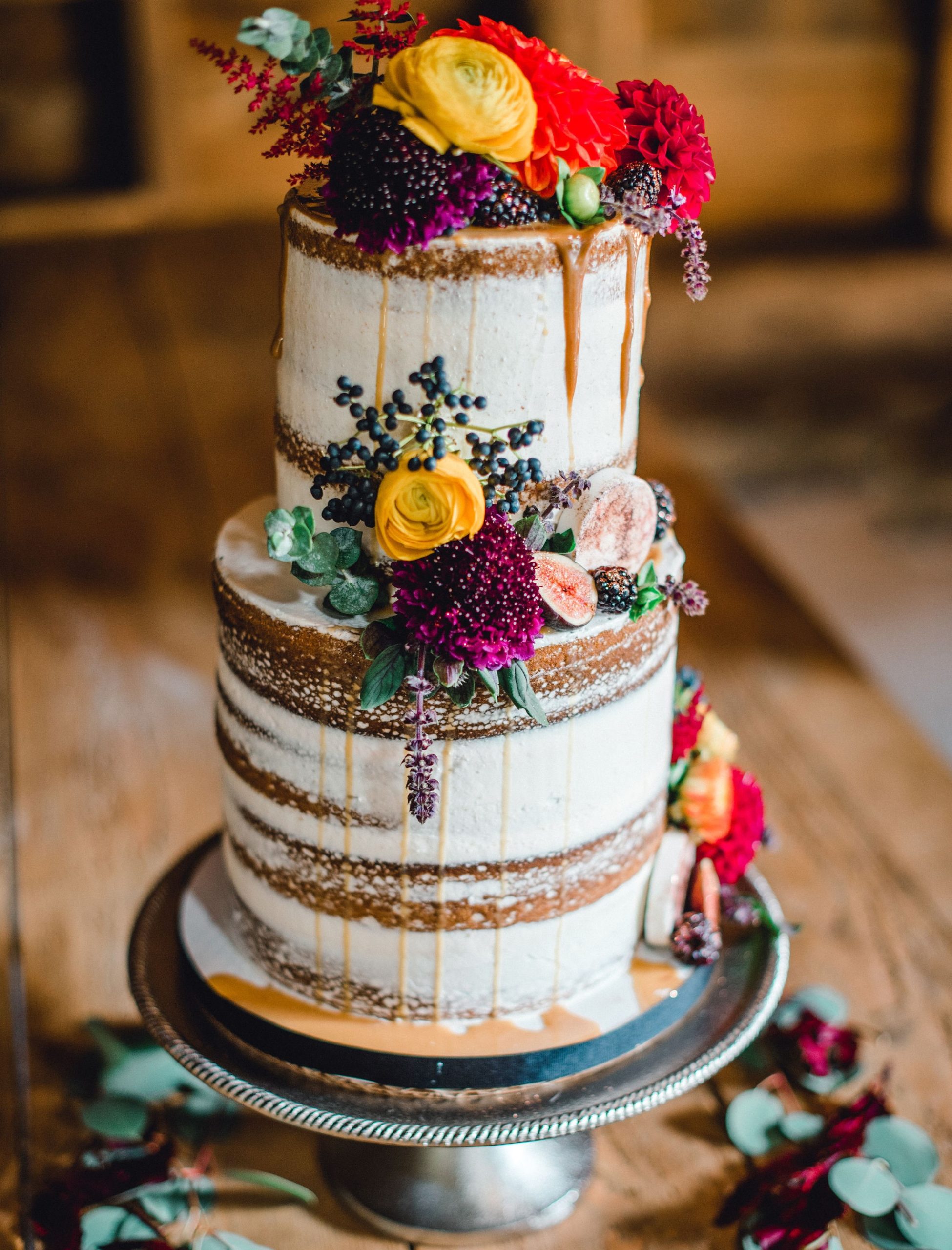 decorated wedding cake 